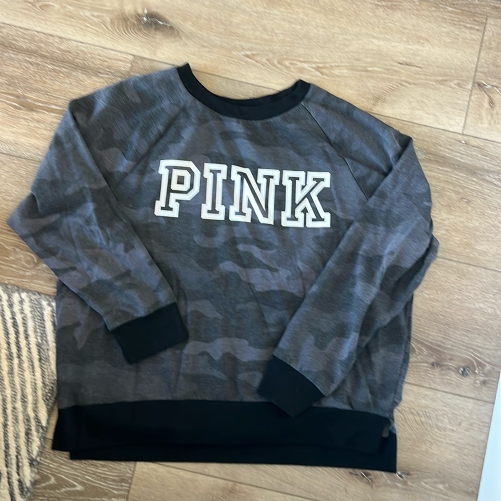 PINK by Victoria’s Secret Black/Gray Camo Pullover Sweatshirt - size Large